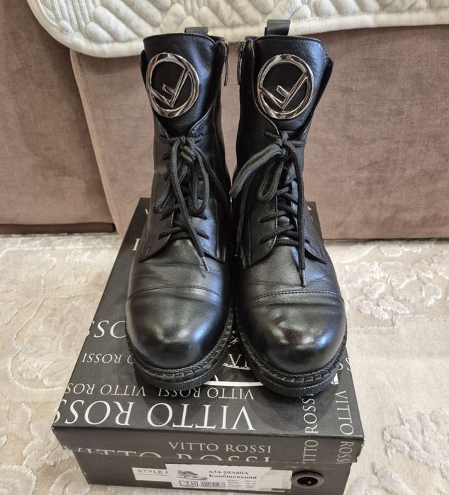Женские зимний кожаные ботинки сапоги Vitto Rossi (размер 37)
