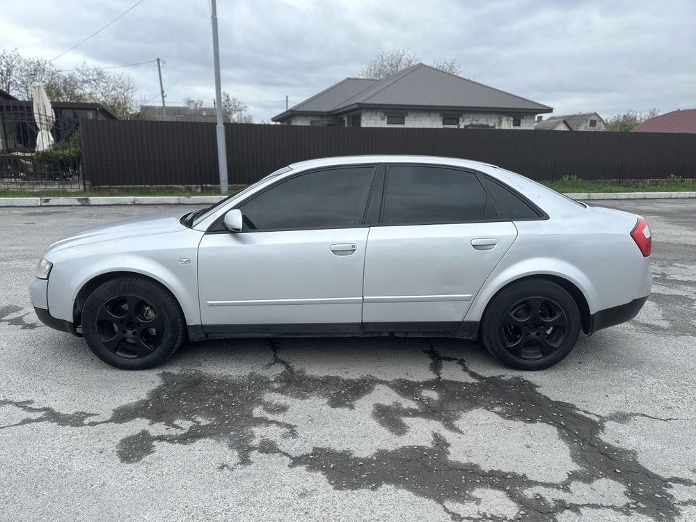 Авто audi a4 2002 1.8 газ бензин