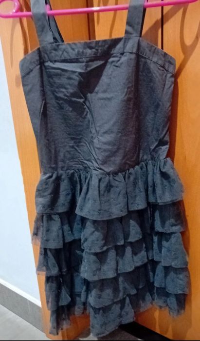 Vendo varios vestidos de menina.12.13 14.anos