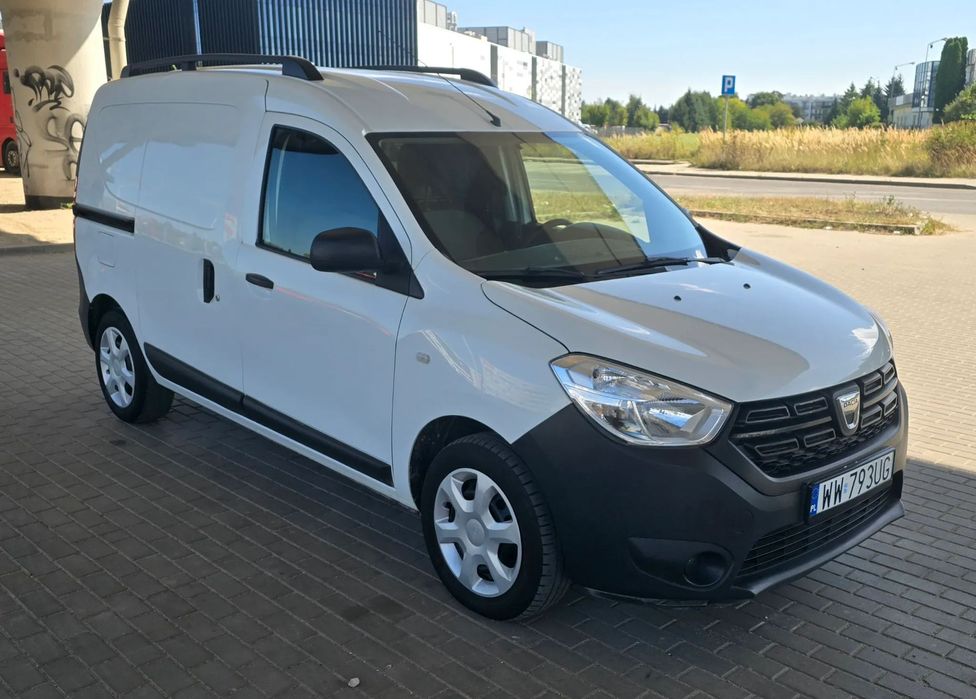 Dacia Dokker dokker van z polskiego salonu faktura VAT 23