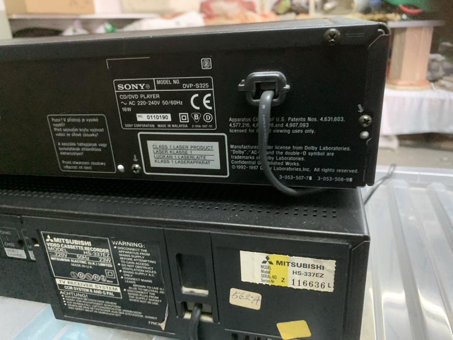 Leitor de cassaetes Sony+ leitor de CD usado em bom estado a funcionar