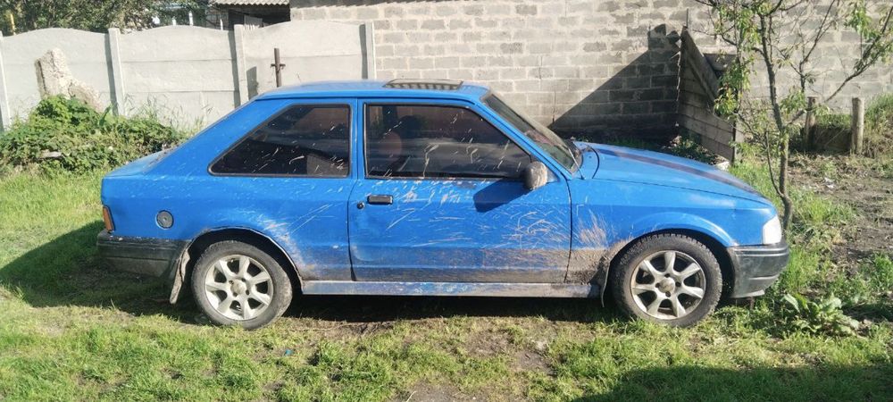 Продаю форд ескорт