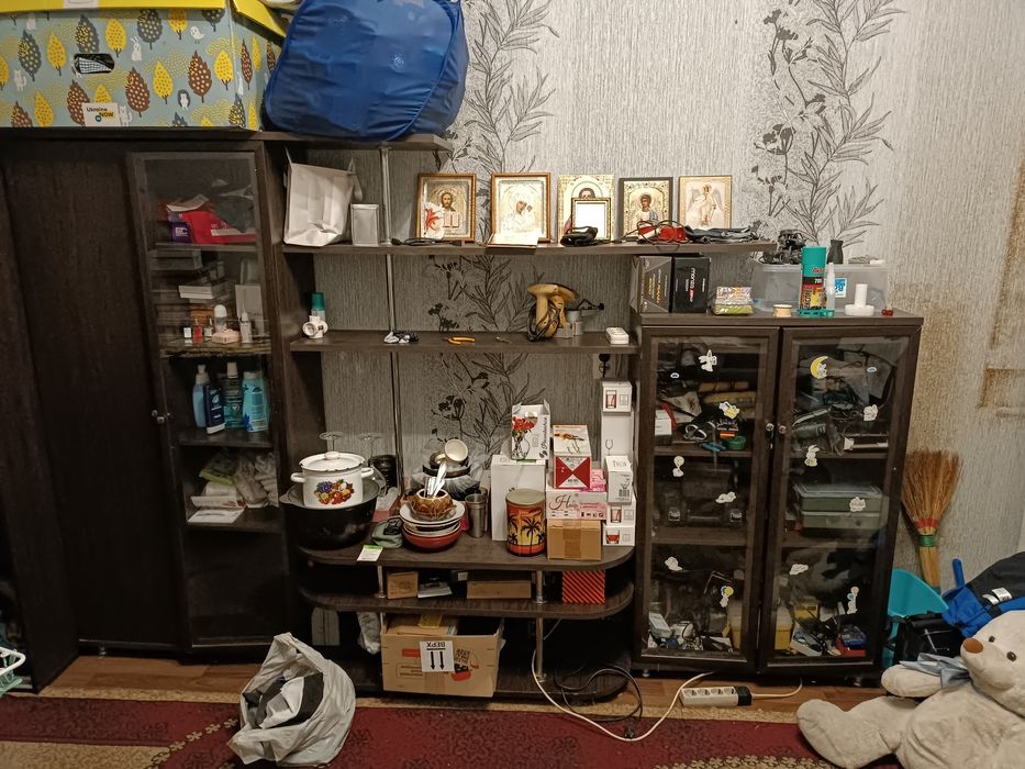 Продам шкаф-стенку срочно