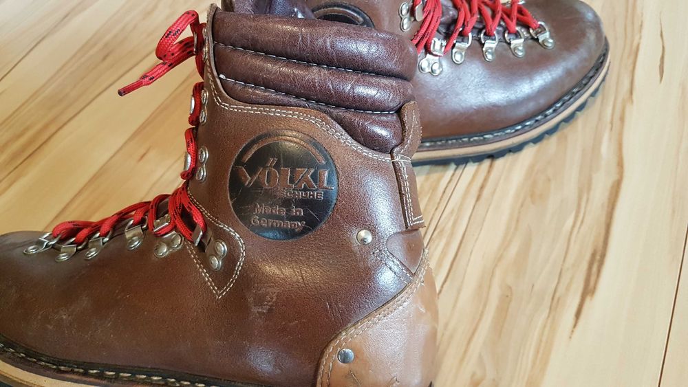 Buty trekkingowe górskie skóra Volkl j. Meindl Lowa Hanwag  43-44 w 28