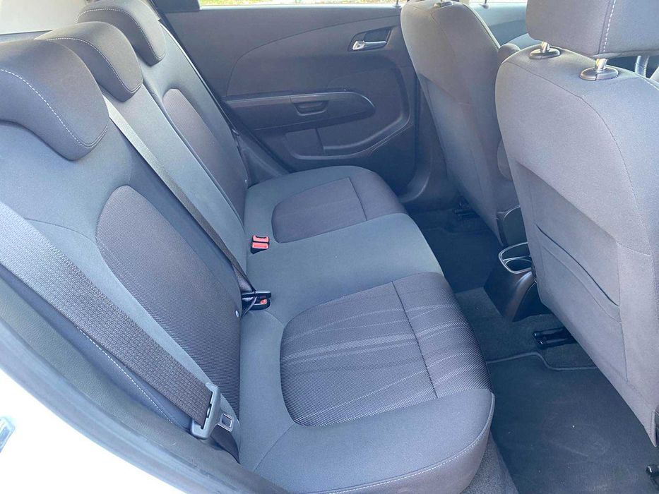 Chevrolet Aveo 2012 року 1.2/бензин