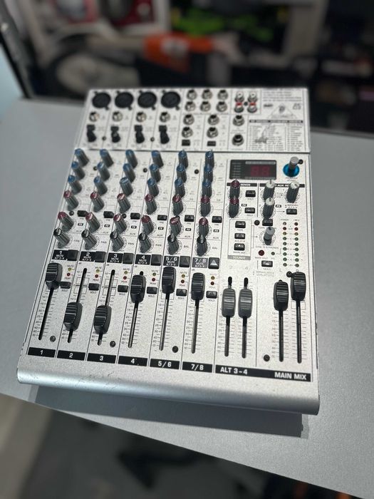 Behringer UB1204FX-PRO