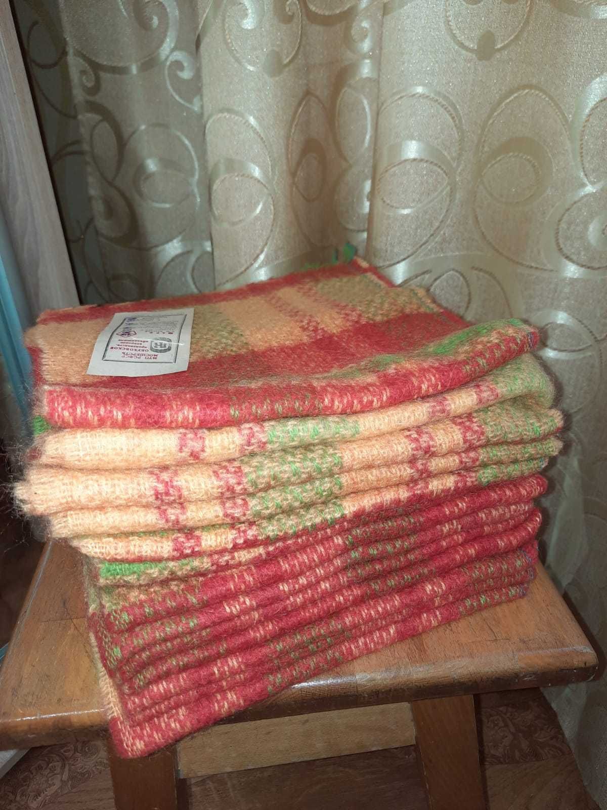 Шерстяные шарфы тонкие яркие сделаны в СССР