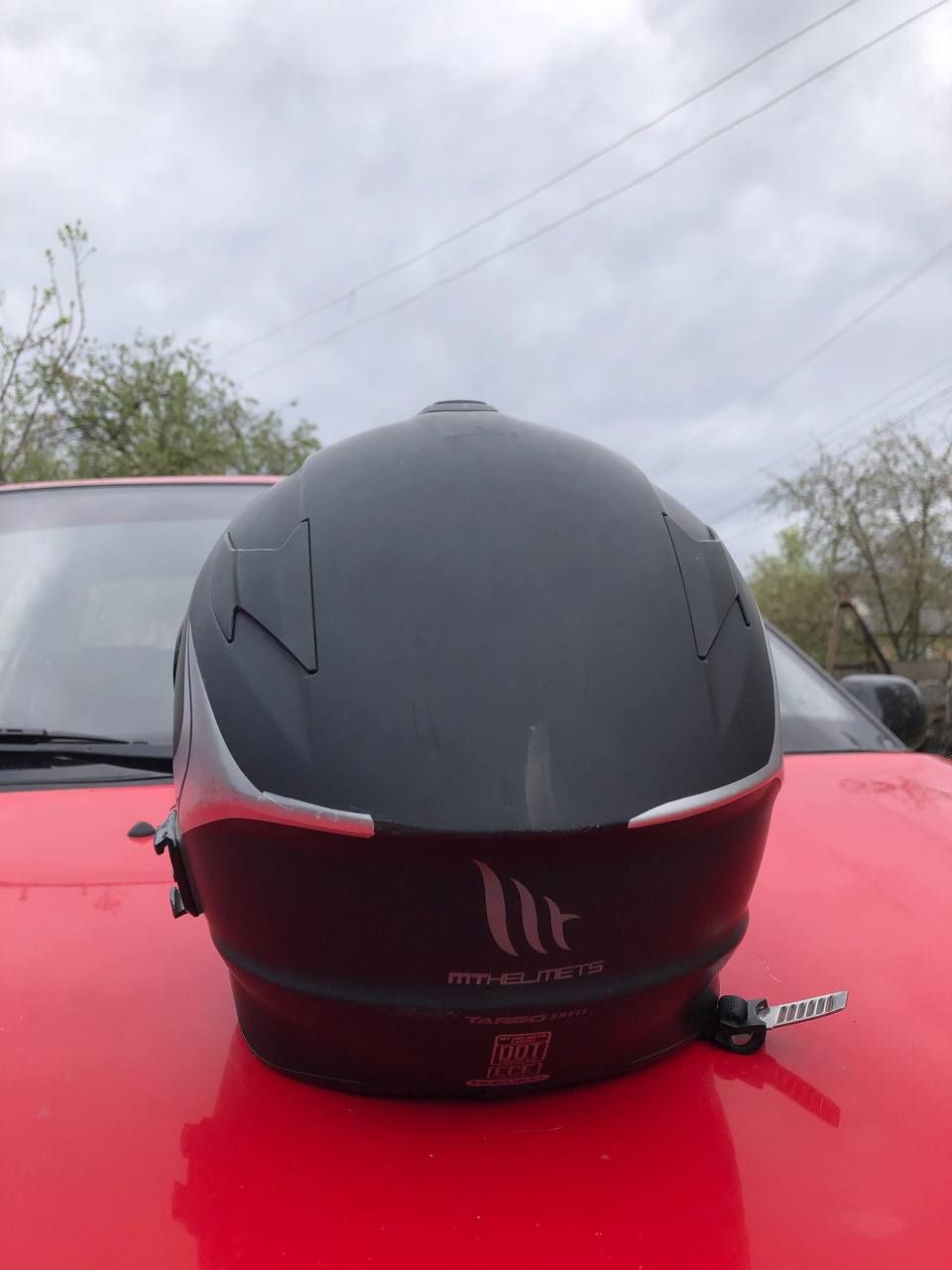 Продам Мотошолом MT Helmets