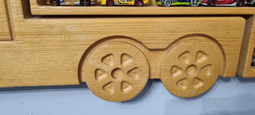 Drewniana półka na resoraki hot wheelsy xxl ciężarówka tir + 100 aut