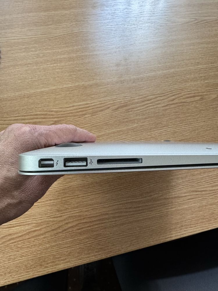 Nowa cena Macbook air 1466