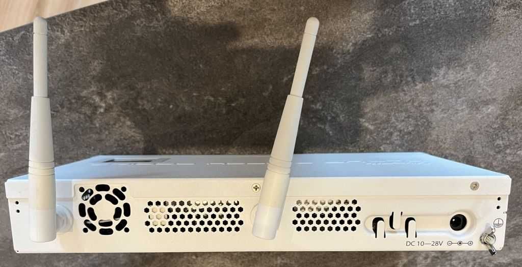 Mikrotik CRS125-24G-1S-2HND-IN router bezprzewodowy Gigabit Ethernet