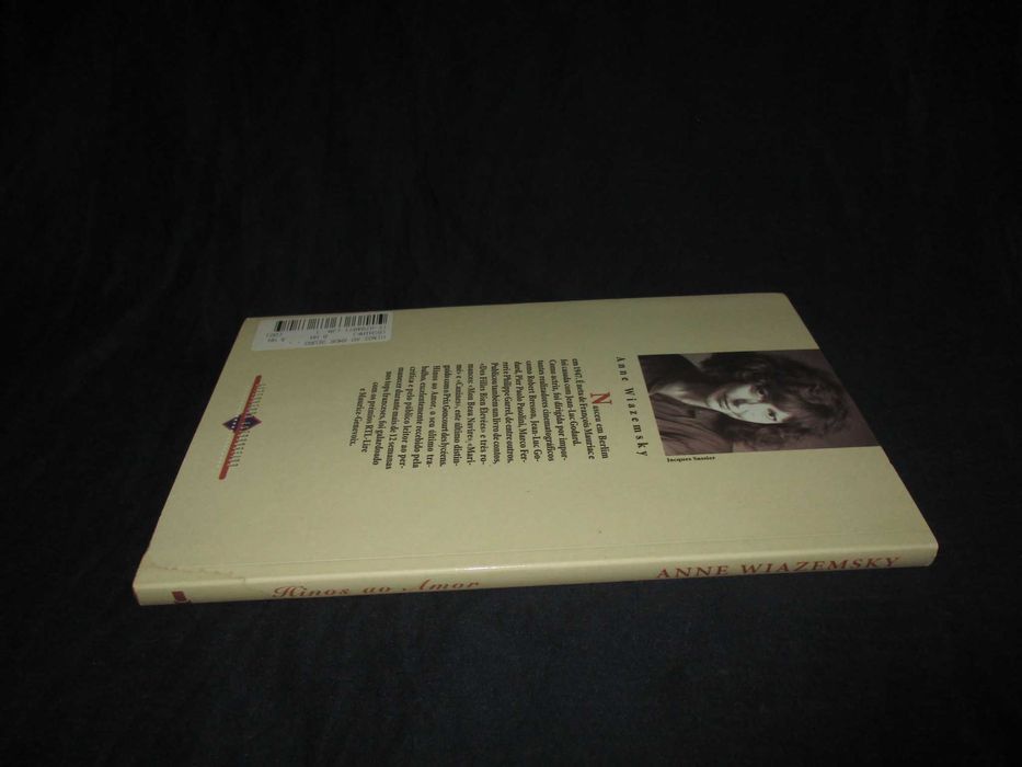 Livro Hinos ao Amor Anne Wiazemsky Difel