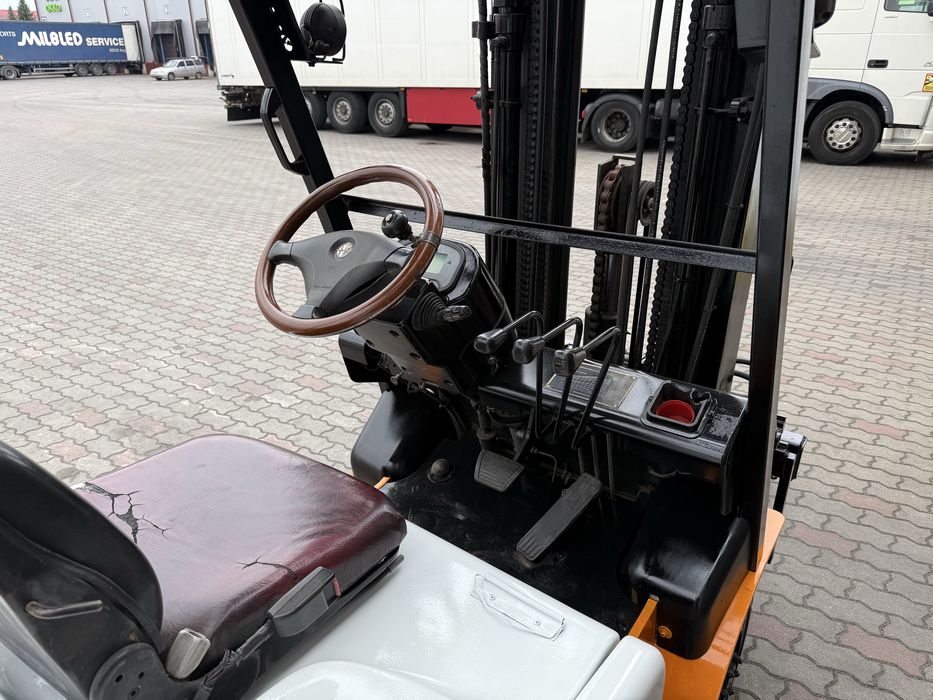 Forklift truck CPD15J