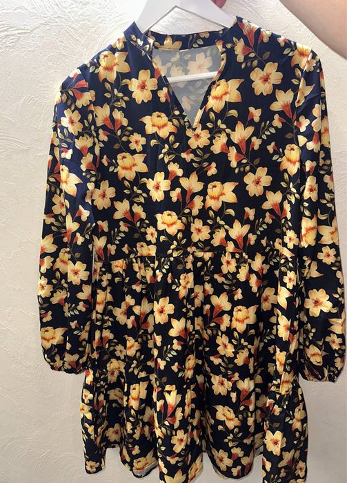 Сукня (б/у) в гарному стані