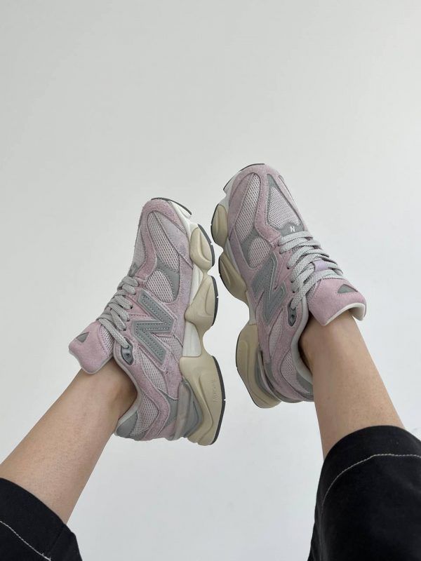 Жіночі кросівки нюбеланс рожеві new balance 9060 pink замша