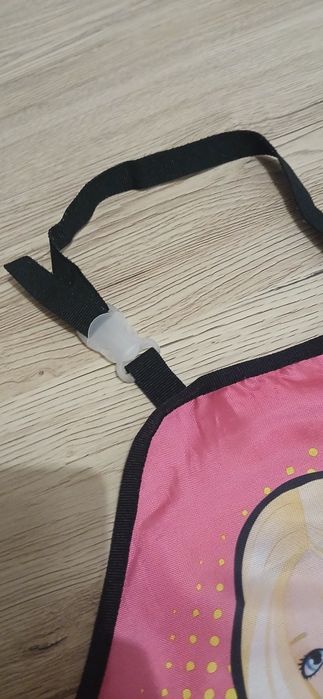 Fartuszek Barbie do prac plastycznych