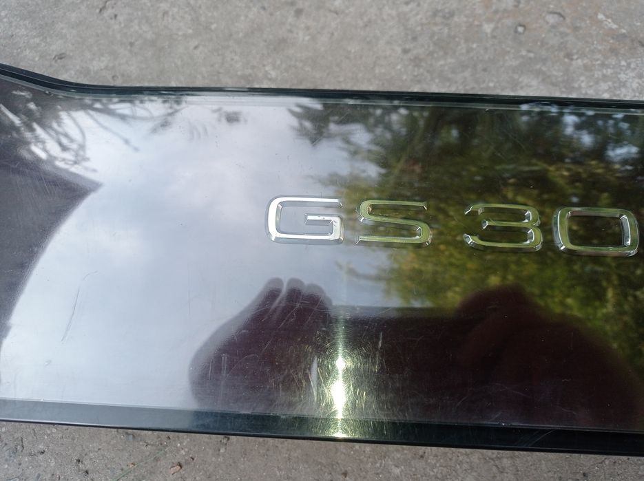 Lexus gs 300.Задній ліхтар на кришку багажника,люстра,бленда