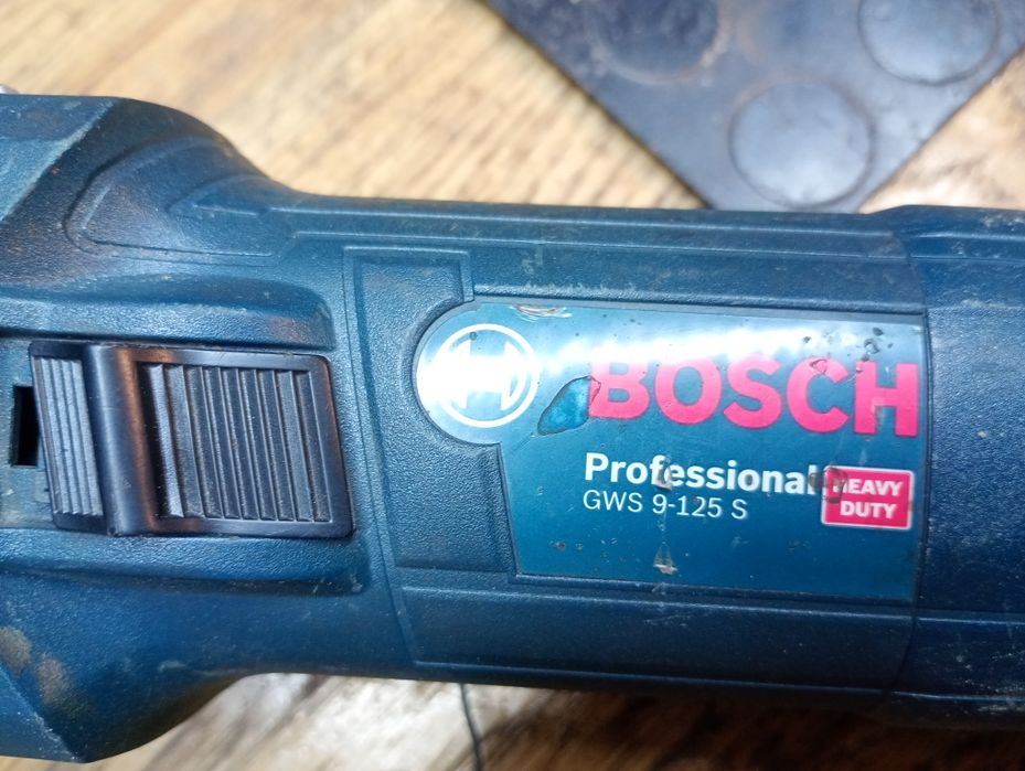 Szlifierka kątowa Bosch uszkodzona