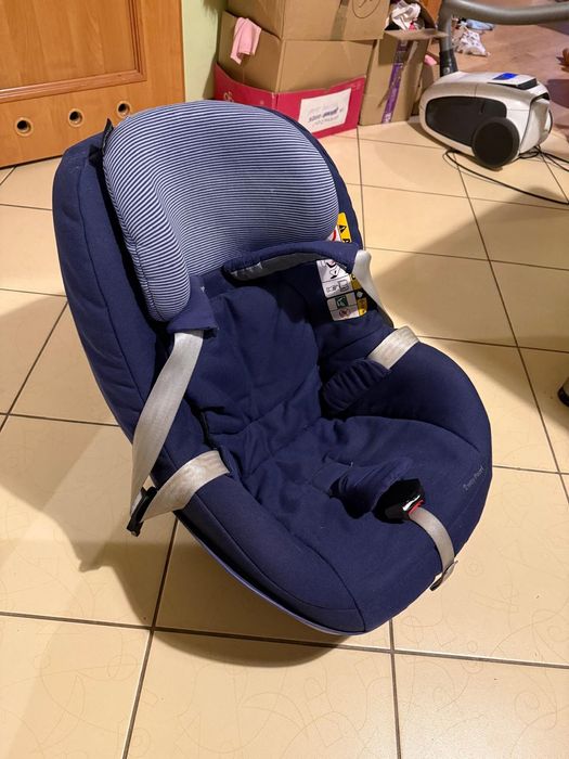 Fotelik maxi Cosi Pearl basa 2 way fix
