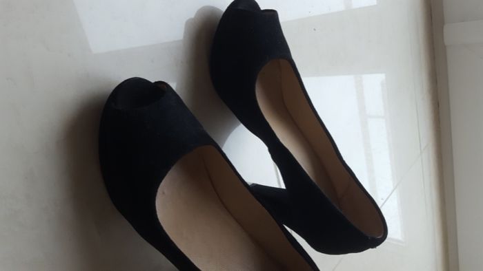 Sapatos de salto alto de camurça