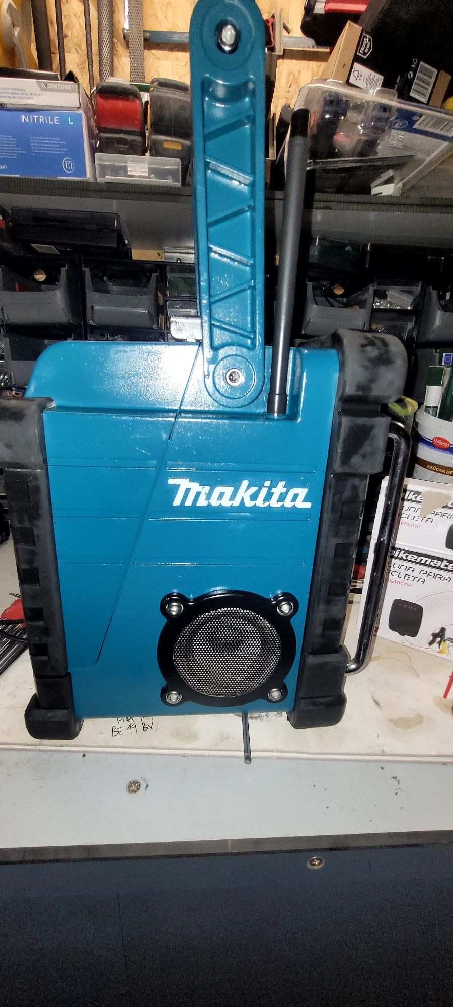 Radio makita dmr107