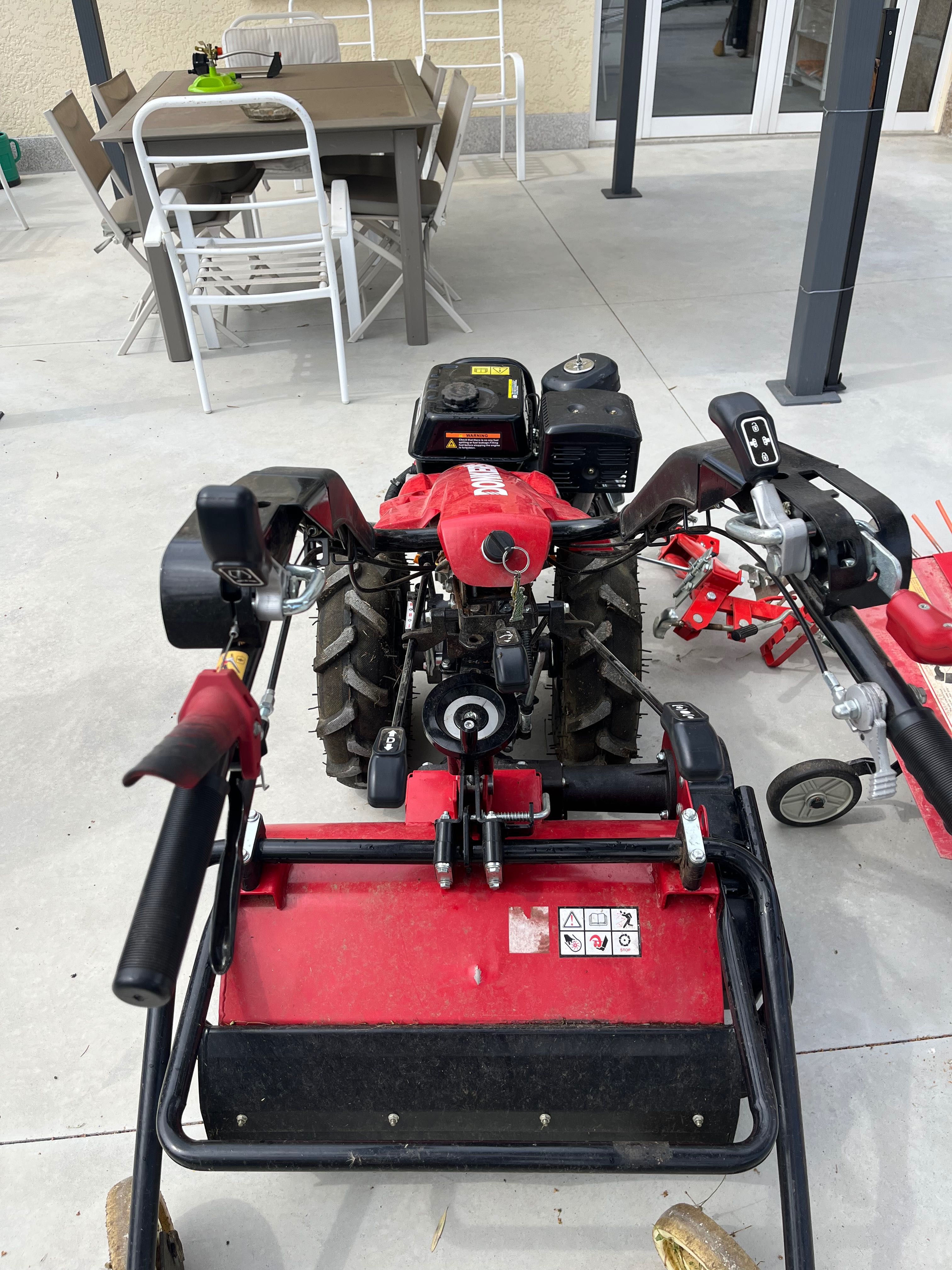 Motocultivador profissional 15cv com alfaias
