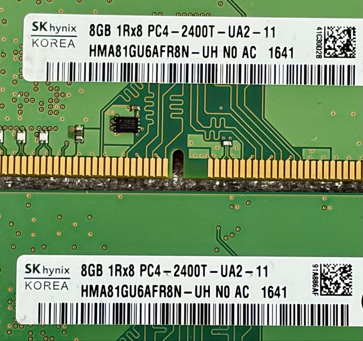 Pamiec Ram DDR4 16GB 2400MHz HMA81GU6AFR8N
