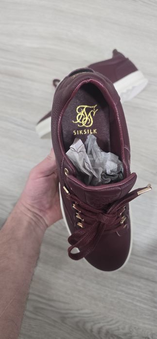 Sapatos/ tenis  SikSilk