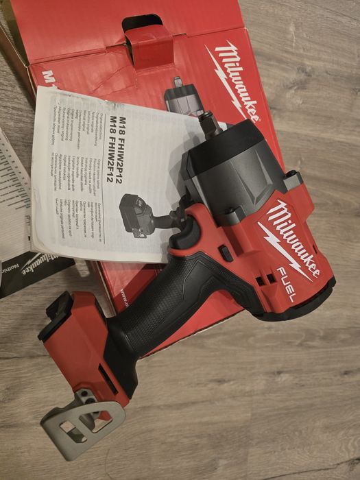Pistola Impacto M18 MILWAUKEE 1/2" 2034Nm FHIW2F12-0 novo modelo