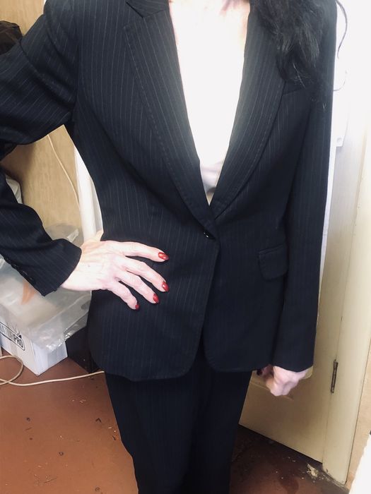 Жіночий класичний костюм марки H&M