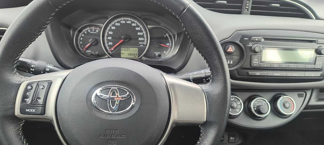 Toyota Yaris  1,0 B 2015 Salon 1 własciciel 5-drzwi