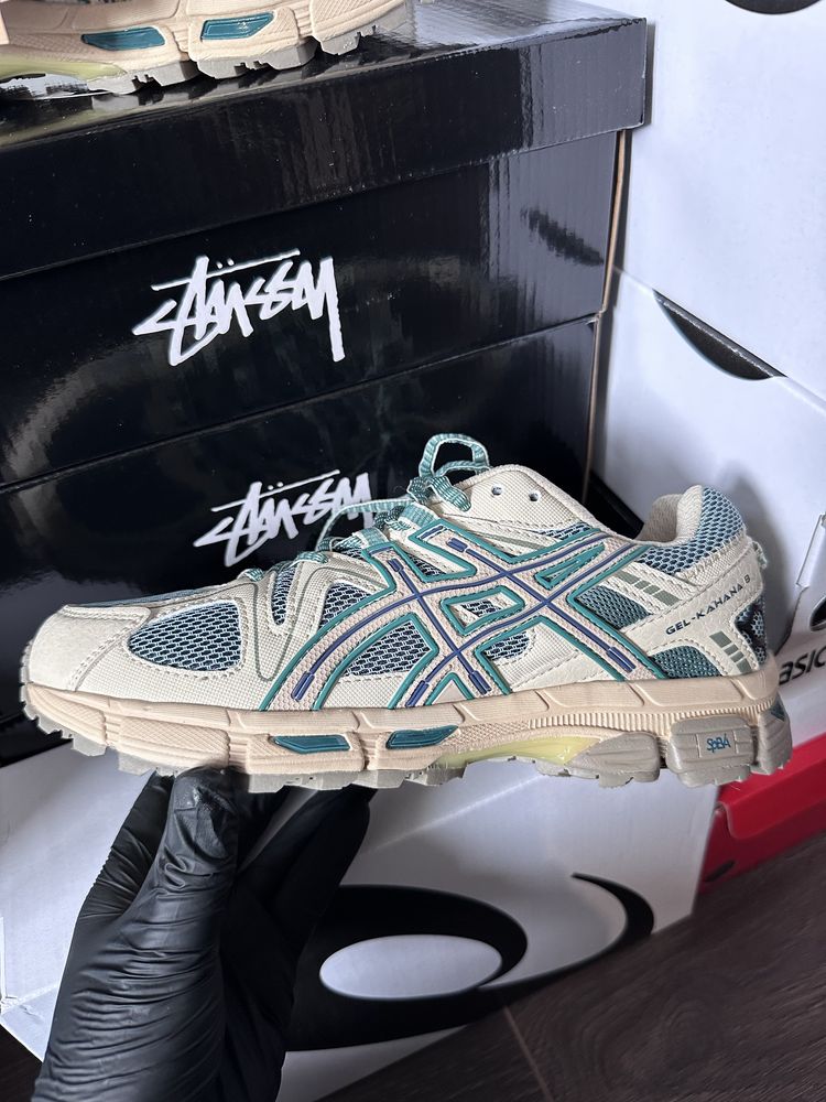 Asics Gel-Kahana.