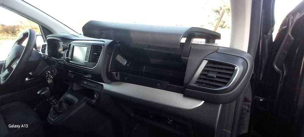 Vende-se Toyota Proace Verso 2022 • 1.5 Diesel • Manual 6