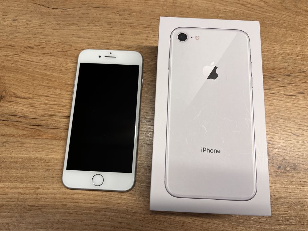 IPhone 8 64GB Silver, srebrny