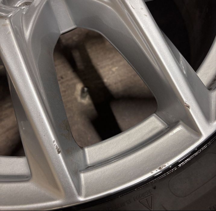 KOŁA 18 felgi Volvo XC 60 5x108 opony zimowe Michelin 4x 235/60R18