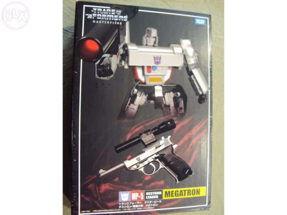 4 Transformers: Megatron Masterpiece; Starscream; Soundwave