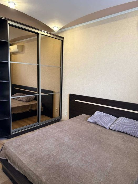 Сдам 3 комн. квартиру ул. Амосова, д.56