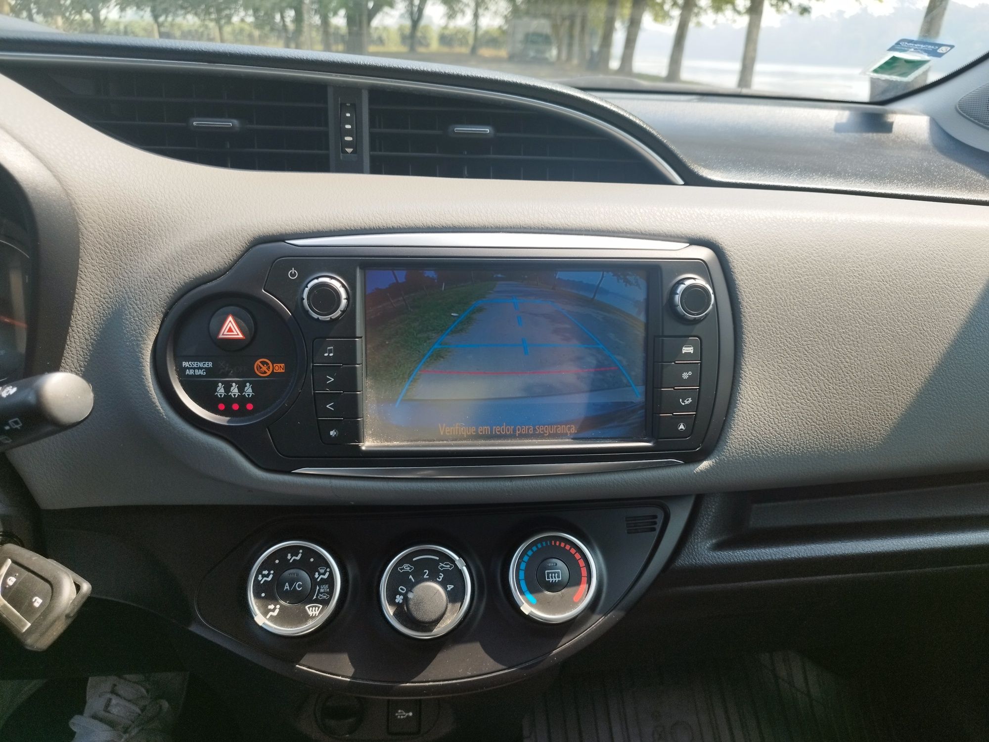 Toyota Yaris 1.0 gasolina 65000km 2016