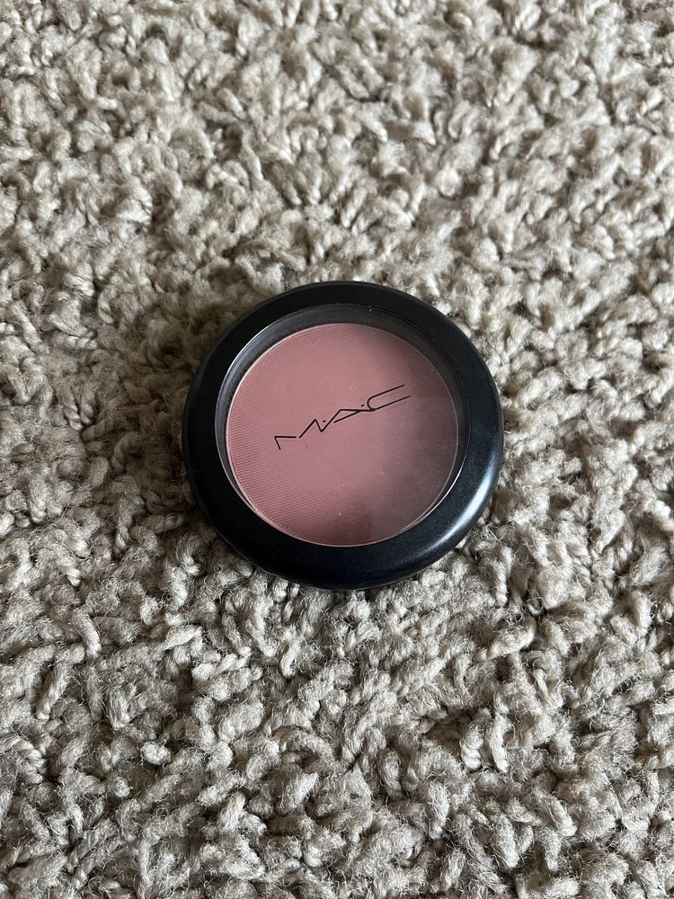 Mac Desert Rose róż do policzków 6g