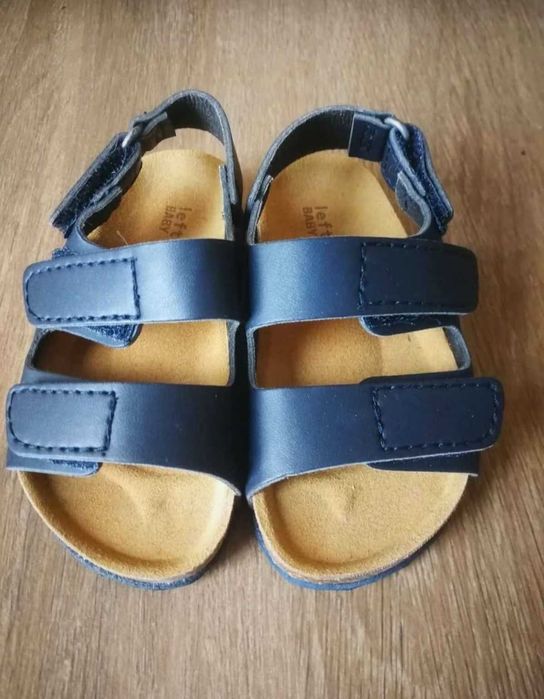 Sandálias novas n° 19