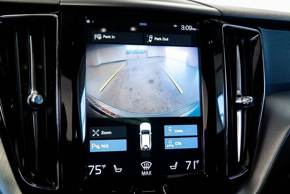 2018 Volvo XC60 Momentum