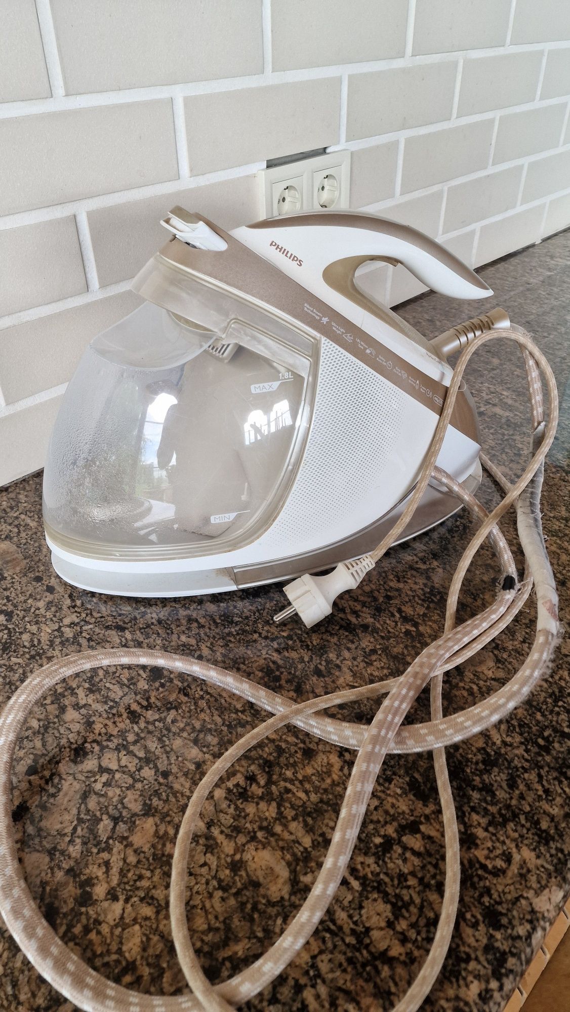 Праска з парогенератором Philips NL9206AD-4. На запчастини.