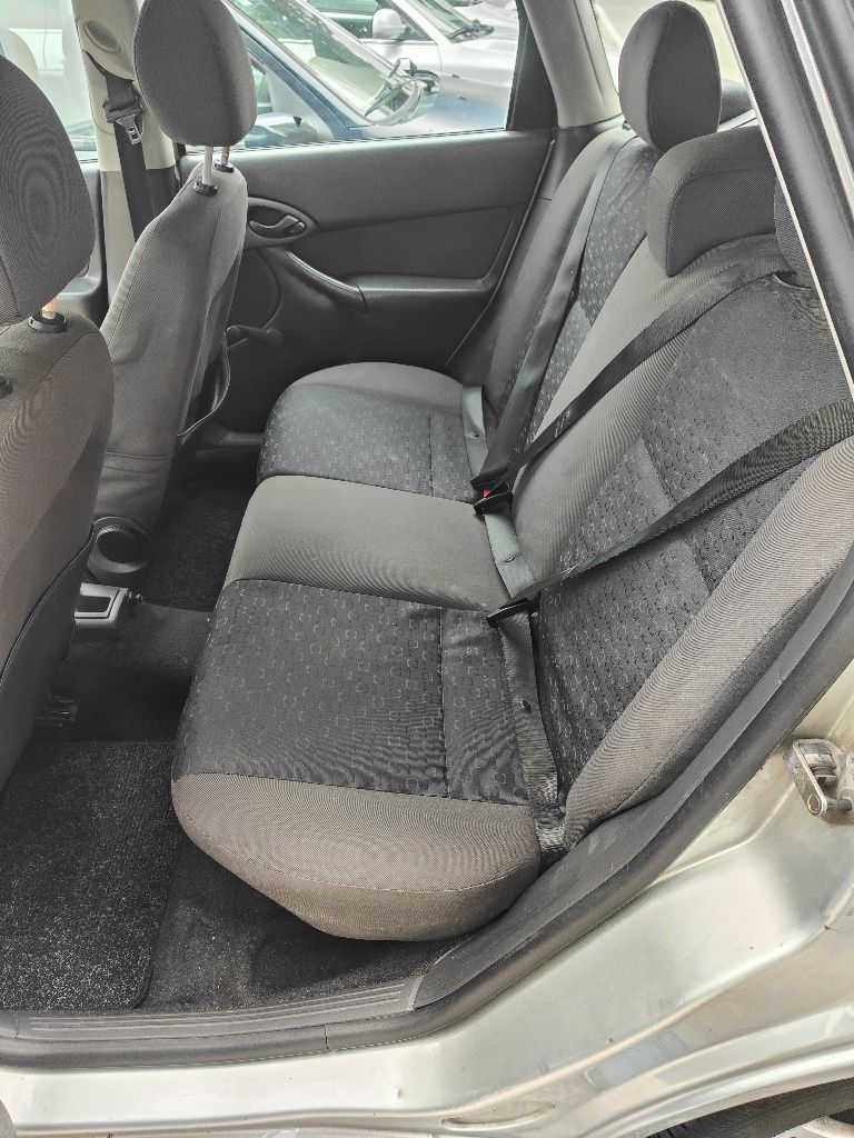 Carrinha Ford Focus SW 1.8TDDi 90CV c/inspeção Rádio 2Din Android