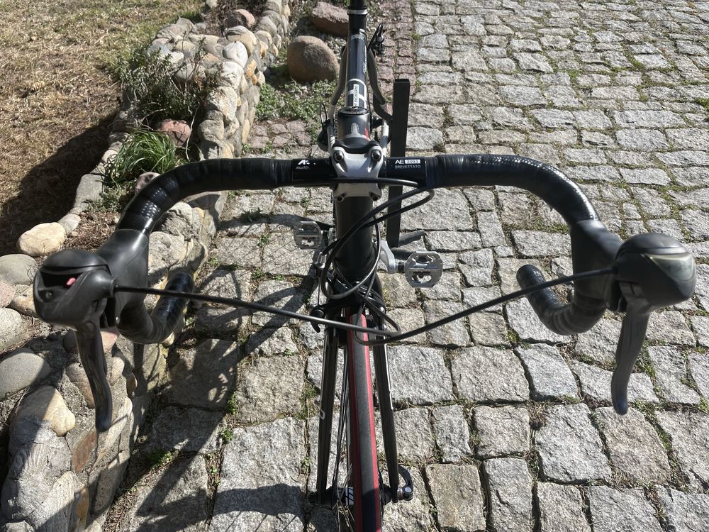 Szosa Kolarzówka FOCUS Variado Shimano Claris 2x8 widelec carbon fsa