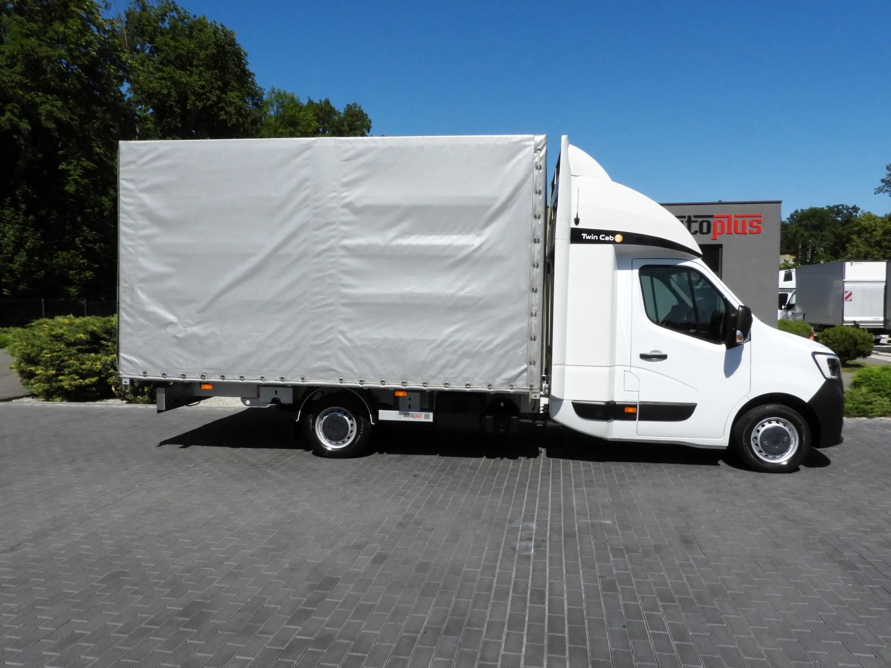 Renault MASTER  PLANDEKA 10 PALET WEBASTO TEMPOMAT LEDY PNEUMATYKA KLIMATYZACJA 165KM [ 414028 ]  stan bardzo dobry, nie wymaga nakładów finansowych, dostępny od reki