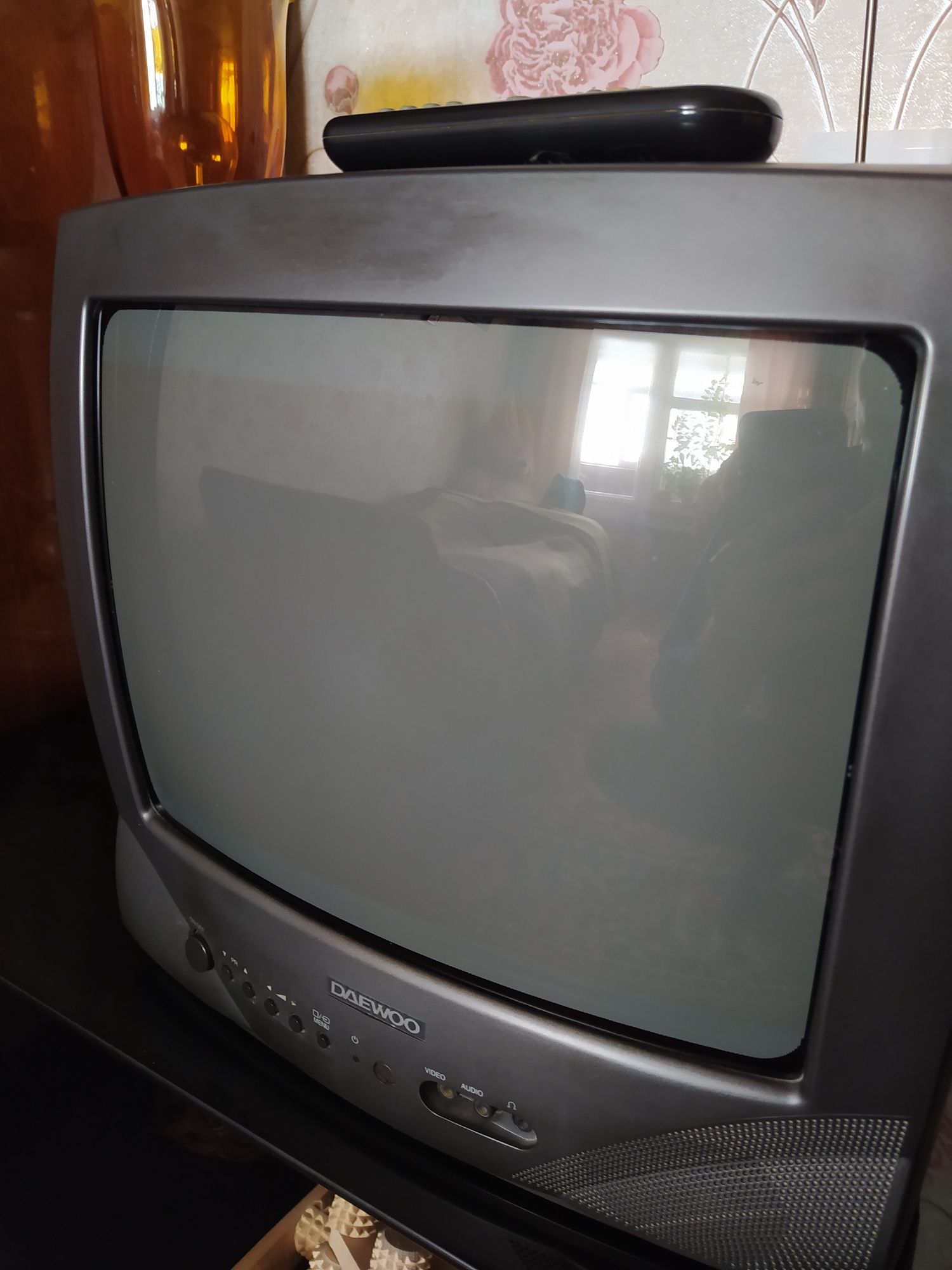 Телевизор Daewoo цветной.