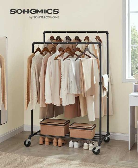 Podwójny wieszak na ubrania na kółkach