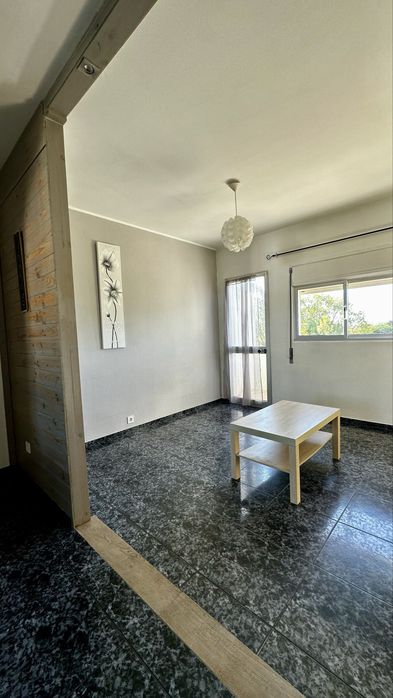 Oportunidade. T2 Renovado no Centro da Marinha Grande- Com garagem!