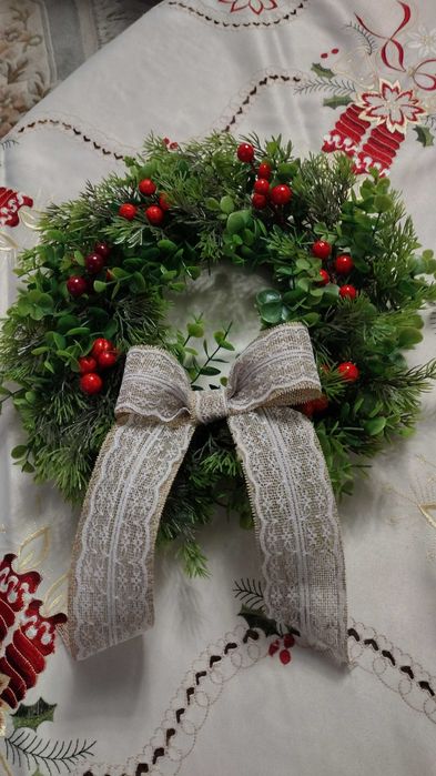 Piękny wianek bożonarodzeniowy zielony