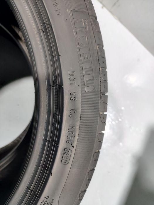 2 pneus semi novos 225-45R17 Pirelli - Oferta dos Portes